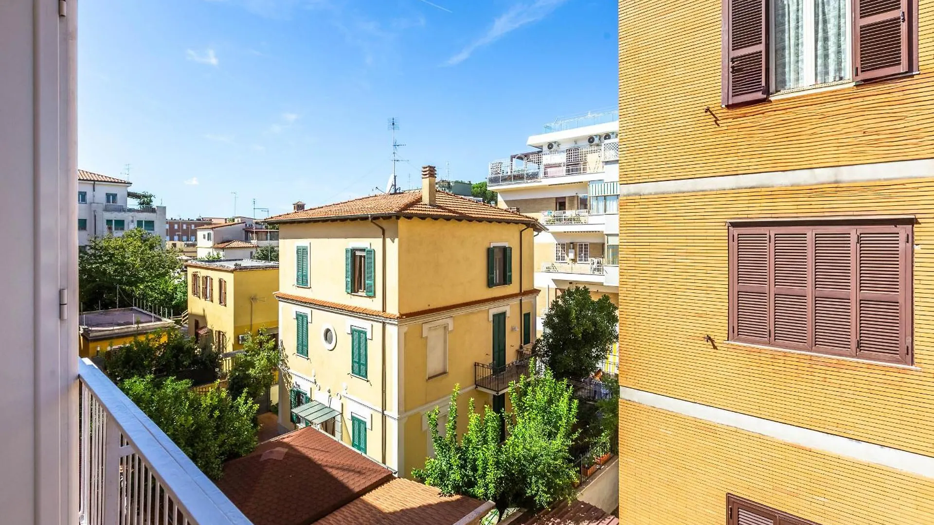 Apartment La Maison Rome Italy